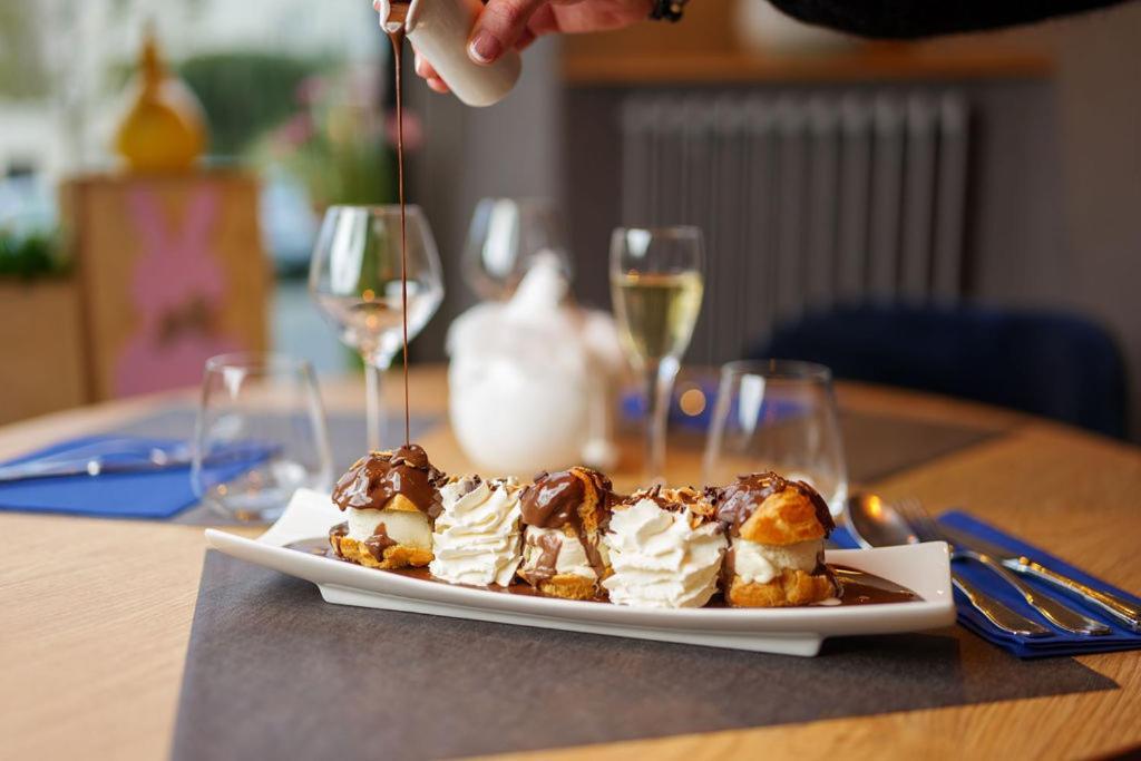 Logis Loire Hotel - Les Cocottes Restaurant Les Rosiers-sur-Loire Ngoại thất bức ảnh