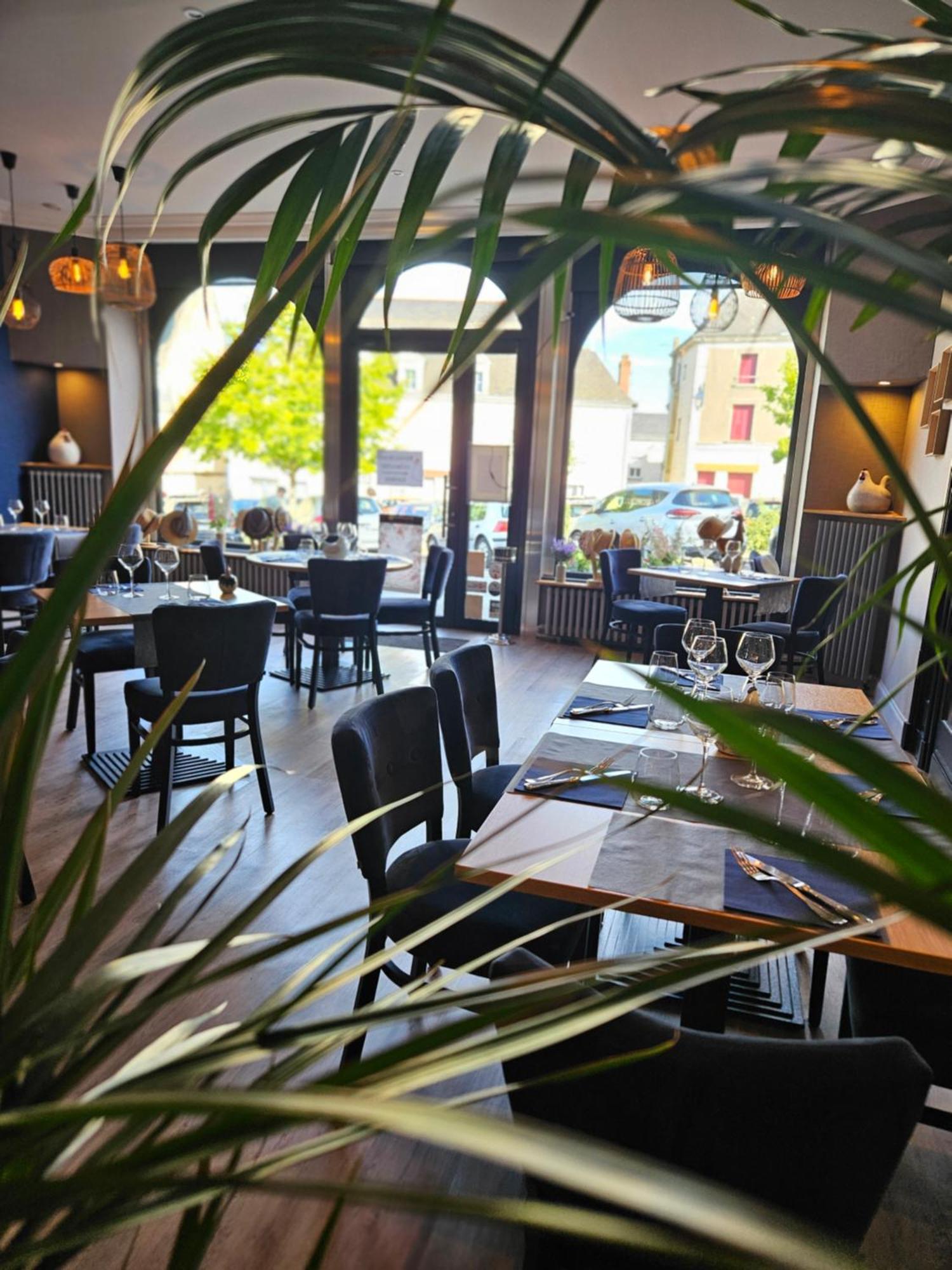 Logis Loire Hotel - Les Cocottes Restaurant Les Rosiers-sur-Loire Ngoại thất bức ảnh